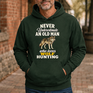 Never Underestimate An Old Man Who Loves Wolf Hunting Retro - 5-HS2D-ForestGreen