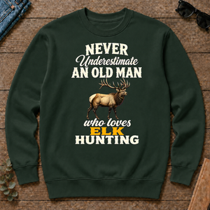 Never Underestimate An Old Man Who Loves Elk Hunting Retro - forest-green - CS2D-ForestGreen