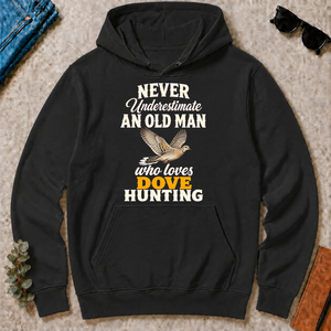 Never Underestimate An Old Man Who Loves Dove Hunting Retro - black - HS2D-Black