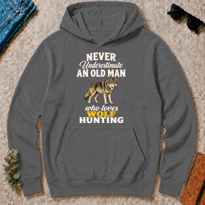 Never Underestimate An Old Man Who Loves Wolf Hunting Retro - charcoal - HS2D-Charcoal