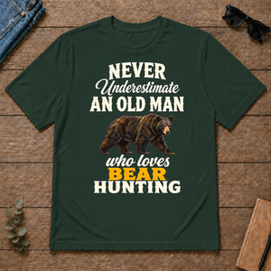 Never Underestimate An Old Man Who Loves Bear Hunting Retro - forest-green - TS2D-ForestGreen