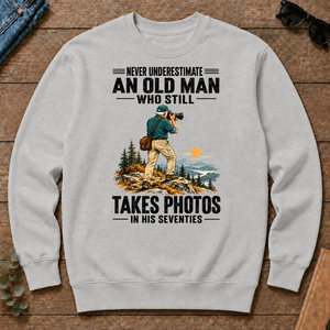 An Old Man Still Takes Photos In His 70s - ash - CS2D-Ash