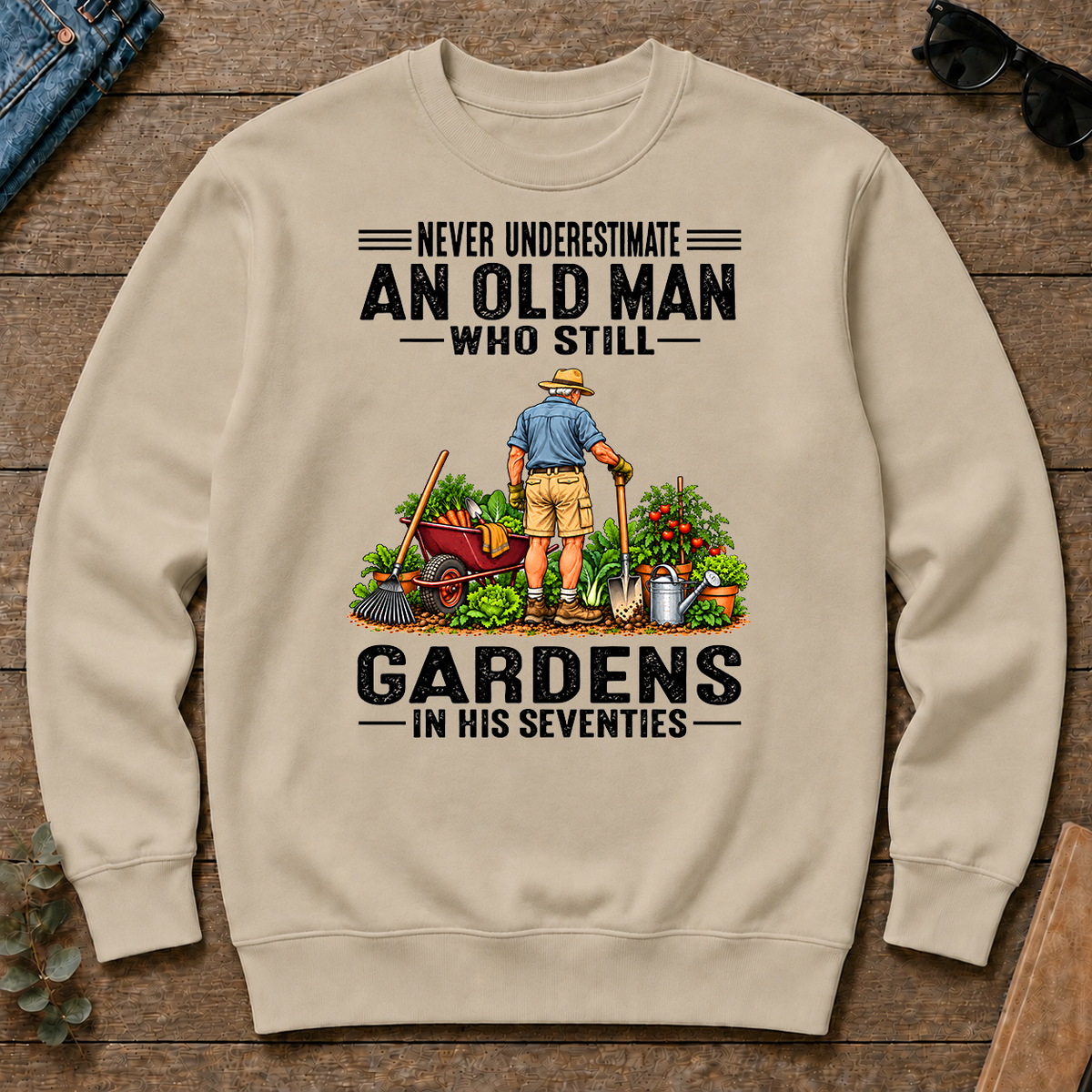 An Old Man Still Gardens In His 70s - sand - CS2D-Sand