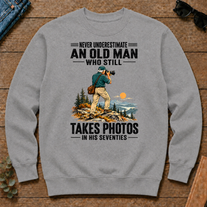 An Old Man Still Takes Photos In His 70s - sport-grey - CS2D-SportGrey