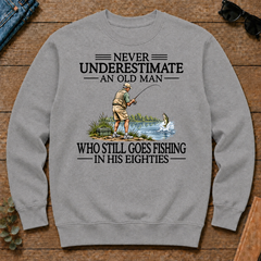 Never Underestimate An Old Man Fishing 80s - sport-grey - CS2D-SportGrey