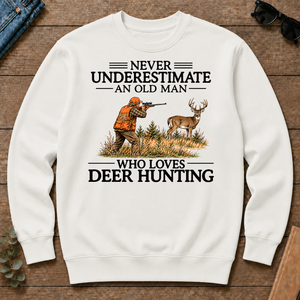 Never Underestimate An Old Man Deer Hunting - white - CS2D-White