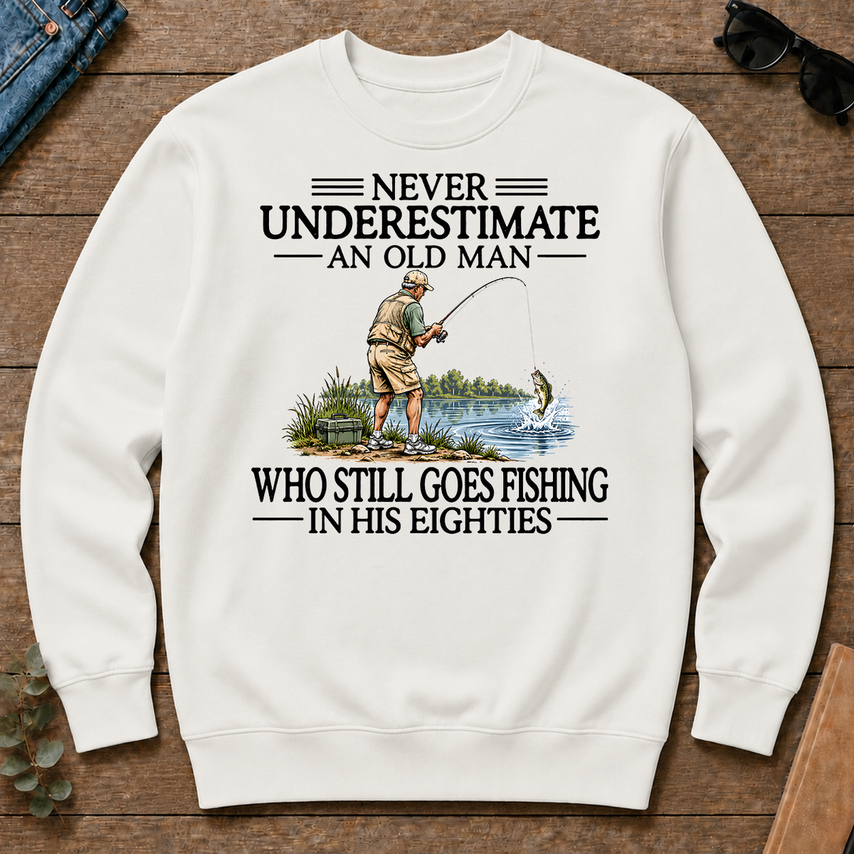 Never Underestimate An Old Man Fishing 80s - white - CS2D-White