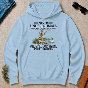 Never Underestimate An Old Man Fishing 80s - light-blue - HS2D-LightBlue