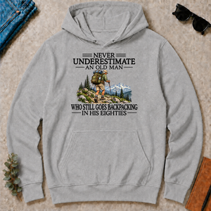Never Underestimate An Old Man Backpacking 80s - sport-grey - HS2D-SportGrey