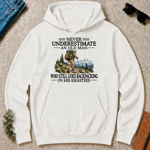 Never Underestimate An Old Man Backpacking 80s - white - HS2D-White